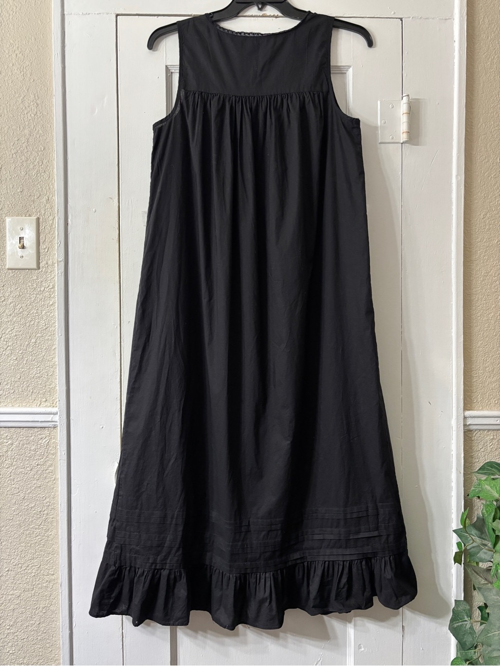 Eileen West Black Ballet Nightgown - Picture 2 of 14